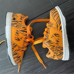 Toddler Nike Dunk Low Next Nature Tiger Stripes - Size 6C
